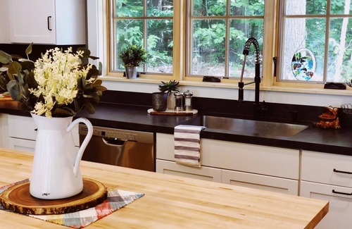 Nobleboro House | Lakefront Midcoast Maine retreat-Damariscotta Lake
