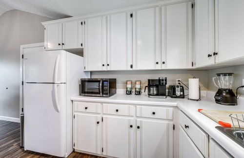 Milledgeville House | Lakefront Milledgeville Home w/Private Dock!