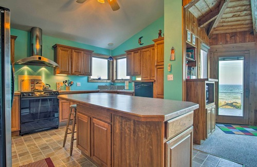 Montague Cottage | Lakefront Montague Cottage w/Deck & Beach!