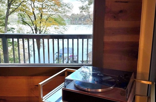 Cadiz House | Lakefront Oasis 7 BR/Dock/Hot Tub/Fire Pit/Game Rm