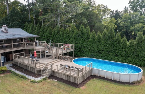 Decatur House | Lakefront Oasis:Big Back Porch, Private Pool & Hot Tub! All on Lake Chickamauga