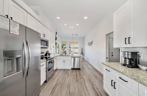 Arrowhead Lakes House | Lakefront Oasis, HotTub, Kayaks, Game Room