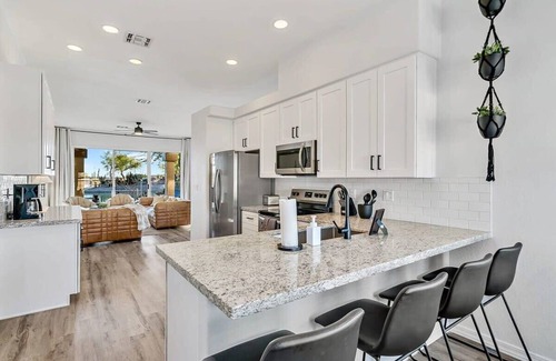 Arrowhead Lakes House | Lakefront Oasis, HotTub, Kayaks, Game Room