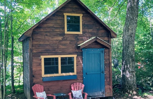 Trent Lakes Cottage | LAKEFRONT OASIS, the perfect cottage getaway+NEW Bunkie w/Loft!nSleeps up to 12