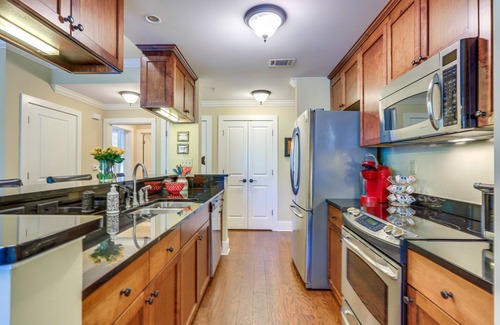 Lake Oconee Condo | Lakefront Oconee Vacation Rental w/Patio & Views!