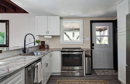 Lake Keystone House | Lakefront Odessa/Tampa! Treehouse, Dock, Canoes, Fishing, Jacuzzi on site!