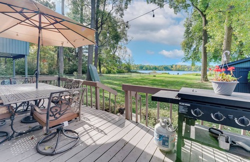 Lake Orion House | Lakefront Orion Twp. Home w/Fire Pit & Kayak!