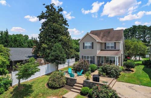 Southmont House | Lakefront Paradise with Spectacular Views!