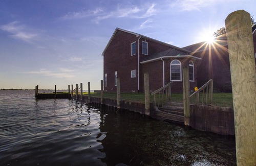 Fair Haven House | Lakefront Paradise With Boat Access