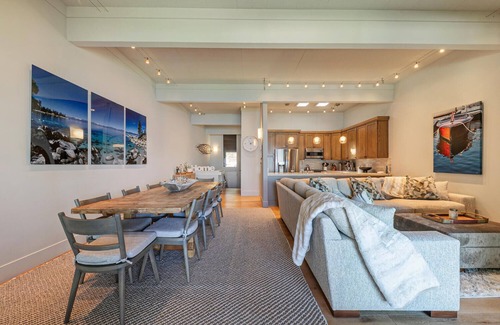 Tahoe Tavern House | Lakefront|Pool|Pier|Bouys|Pickleball|Walk to town