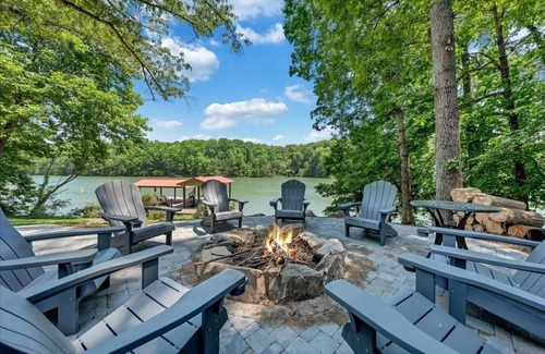 Smith Mountain Lake House | Lakefront, Private Dock,& Fire Pit