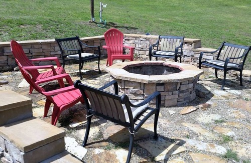 Dandridge Cabin | Lakefront Private Pool Dock