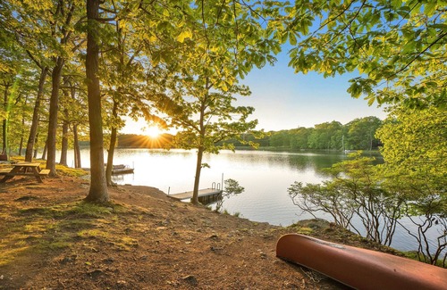 Pocono Mountain Lake House | Lakefront, Pvt Hot Tub, Pickleball, Indoor Pool Games, Fireplace
