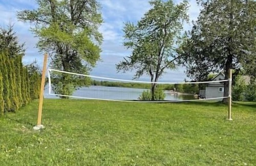 Port Stanton House | lakefront resort, hot tub, sauna #8