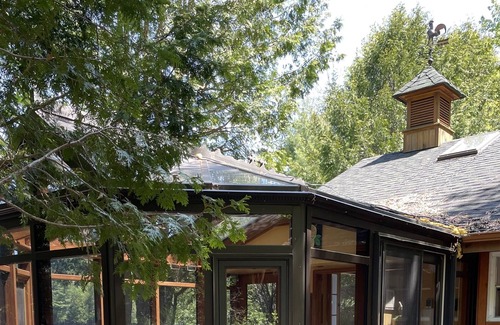 Wentworth-Nord Cottage | Lakefront resort with Jacuzzi, Gazebos, garages, cabins, Treehouse, Ponton