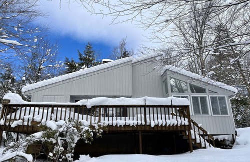 Tolland House | Lakefront Retreat at Porcupine Place