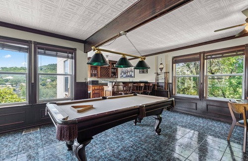 Leander House | Lakefront Retreat/Boat Dock Lake Travis-Near Austin/UT and Lake Travis Football