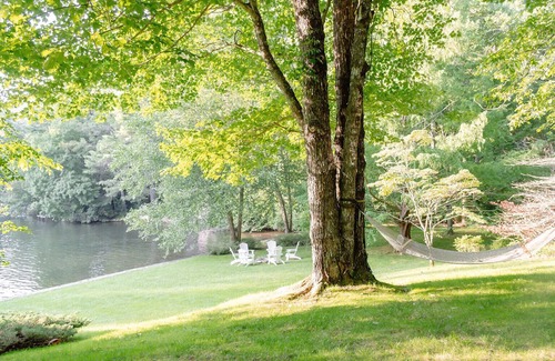 Lake Toxaway House | Lakefront Retreat in Quite Cove on Luxurious Lake Toxaway