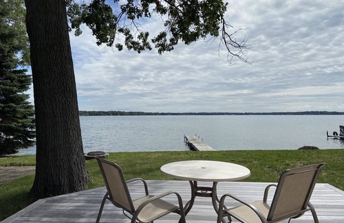 Portage House | Lakefront Retreat