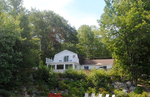 Annapolis Subdivision D House | Lakefront Retreat With Sandy Beach, Perfect For Kids
