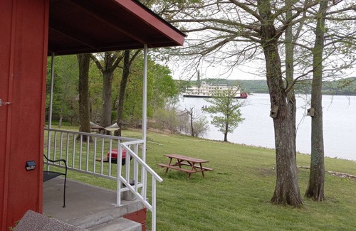 Ridgedale Cottage | Lakefront Shoreline Cabin w/On-Site Hot Tub and Dock to Enjoy!