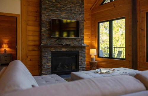 Sainte-Marguerite-du-Lac-Masson Ski Chalet | Lakefront - Spa - Pool table - Mistral 154