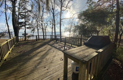 Summerton House | Lakefront Stay on Santee
