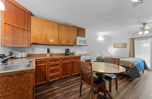 Kimberling City Cabin | Lakefront Studio Cabin w/ Pool + Swim & Boat dock