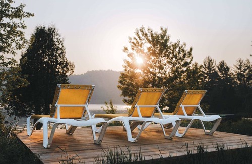 Lac Superieur Village Condo | Lakefront Studio with Resort, Mountain View