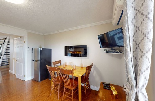 Wasaga Beach Apartment | Lakefront studio with shared grill & firepit - steps to beach and pool