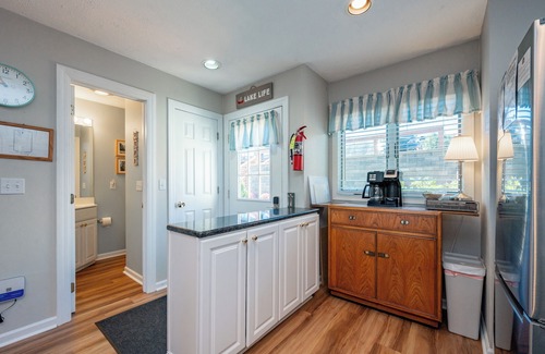 McHenry House | Lakefront Townhome w/Sunrise Views & Hot Tub
