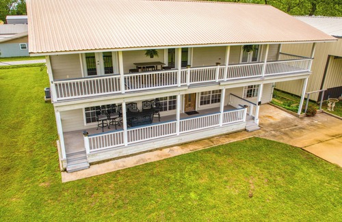 Kingston House | Lakefront w/4 kings, 2 queens, 2 twins + Game Rm