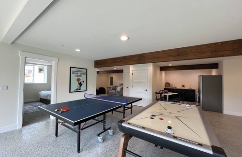 Anderson Island House | Lakefront w/dock 4-bedtoom modern house on delightful Anderson Island