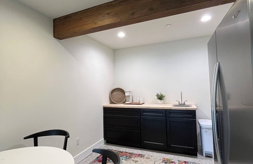 Anderson Island House | Lakefront w/dock 4-bedtoom modern house on delightful Anderson Island