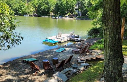 Athens Ski Chalet | Lakefront w/Dock! Family Friendly Amenities, Close to skiing and Hudson, NY