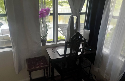 Tamassee House | LAKEHOUSE 2-bedroom with dock and outdoor dining in Tamassee