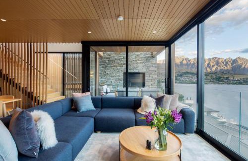 Queenstown Villa | Lakehouse 2- Free Parking- Walk To Town- Air Con