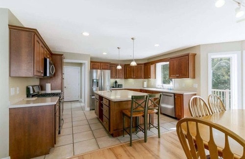 Cadiz House | Lakehouse Escape – Pool Table + Theater