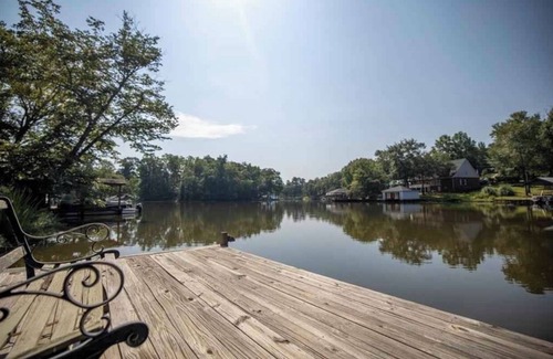 Fortson House | Lakehouse Getaway on Lake Oliver