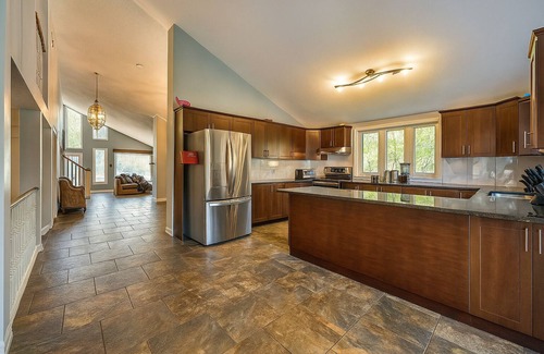 Keswick Cottage | Lakehouse Luxury · Private Beach ·Hot Tub · Sunset - Lake Simcoe