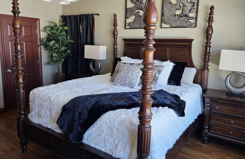 Wetmore House | Lakehouse near Pictured Rocks, Trails, Personal Bar, Game Room, & Hot Tub!