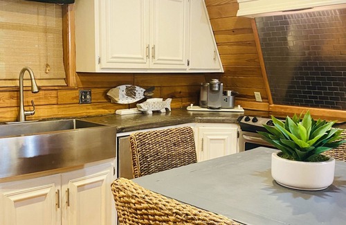 Piney House | Lakehouse with 3 Decks, 2 Covered Boat Slips & Swim Dock!