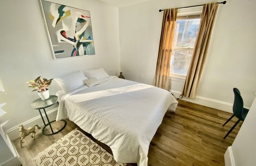 Laconia House | Lakes Region | Modern | Artistic | Apartment