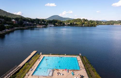 Lake Junaluska Apartment | Lakeshore Apt 44