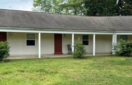 Lake Junaluska Apartment | Lakeshore Apt 44