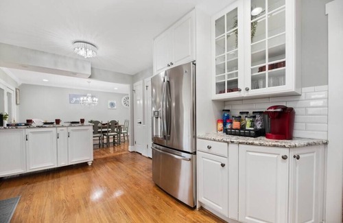 Mount Mourne Villa | "Lakeshore Estate"- Next to Lake Norman, Pool, Incredible Game Room & Hot tub