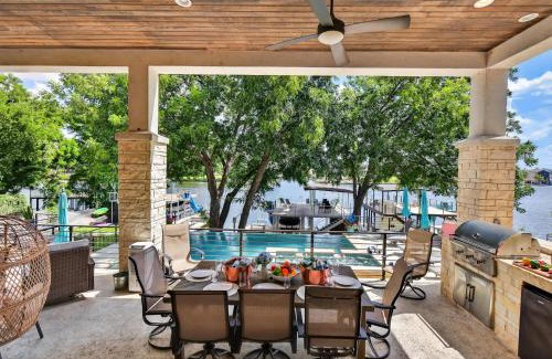 Kingsland House | Lakeshore Landing with Concierge Services