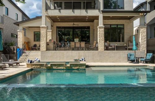 Kingsland House | Lakeshore Landing with Concierge Services