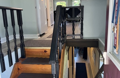 Maryland House | Lakeshore Lodge - Kayaks, deck, updated decor, near both parks