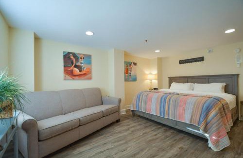Homer House | Lakeshore Lodging Lodge 611